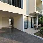 Laguna Park By Goodman Brokers